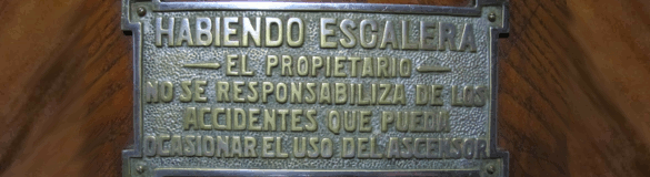 Ascensor Argentina. RadiosLibres. Licencia CC-BY-SA.